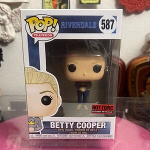 Funko Pop! Riverdale Betty Cooper 587 Figure